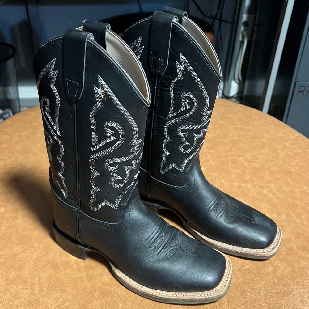Cody James Black Leather Cowboy Boots